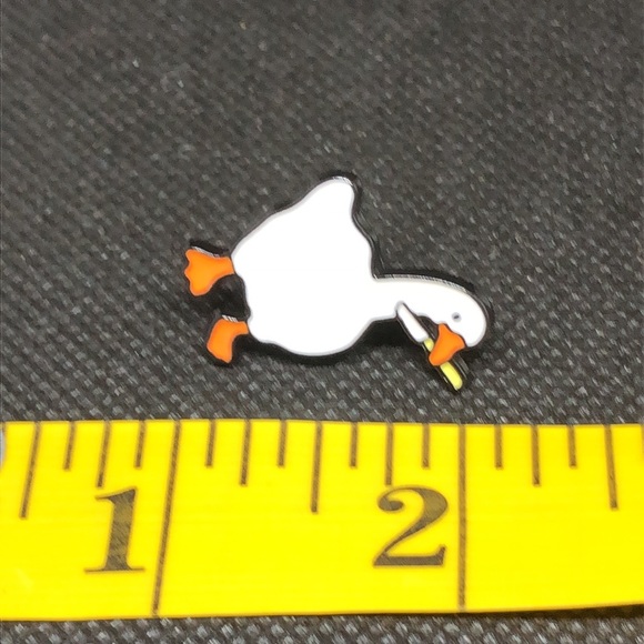 3/$25 Duck with Knife Pin Badge Brooch - Picture 5 of 7